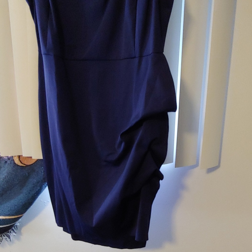 Dress - Picture 3 of 4